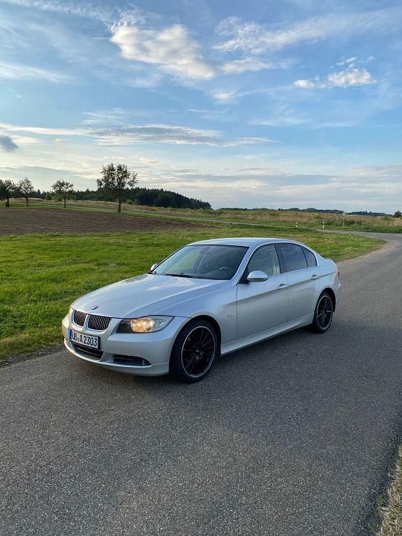Gebraucht BMW 325 218 PS (160 kW) 2006 Silber Limousine