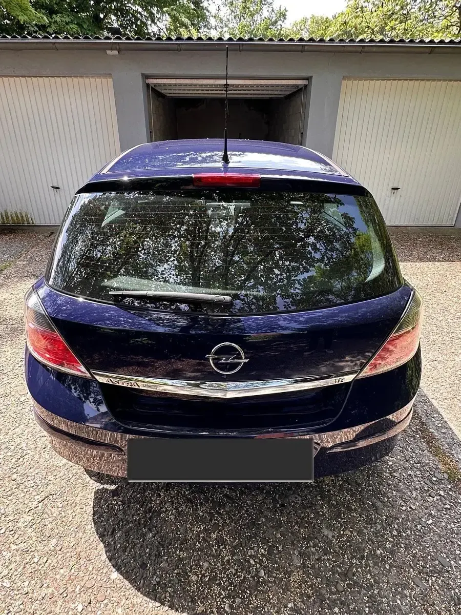 Gebraucht Opel Astra 140 PS (102 kW) 2008 Blau Kleinwagen