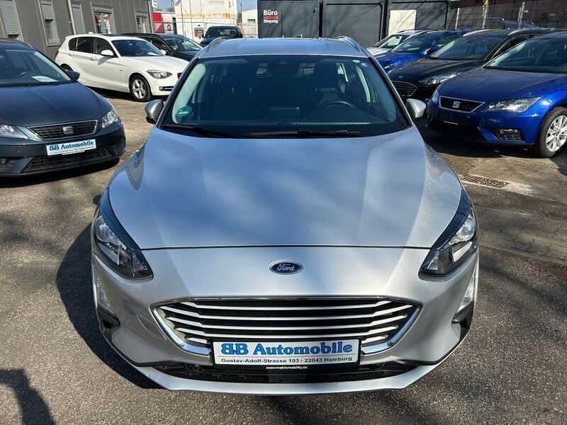 Silber Gebraucht 2020 Ford Focus Cool & Connect Limousine | 10.900 € (Fairer Preis) - Bild 1/4