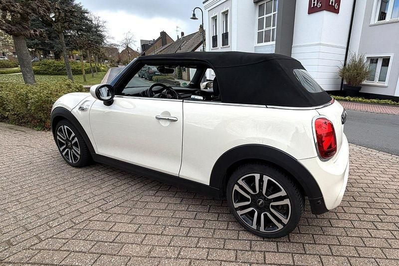 Gebraucht Mini Cooper S 192 PS (141 kW) 2019 Weiß Kleinwagen