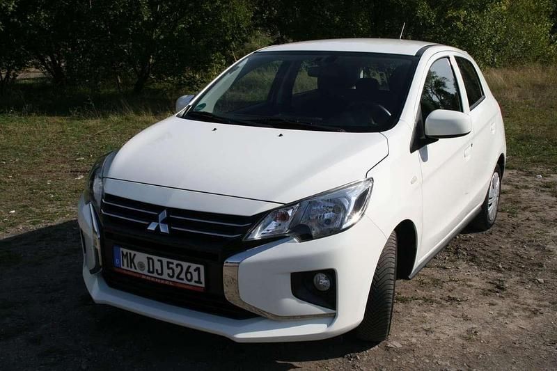 Gebraucht Mitsubishi Space Star Select 71 PS (52 kW) 2022 Weiß Limousine