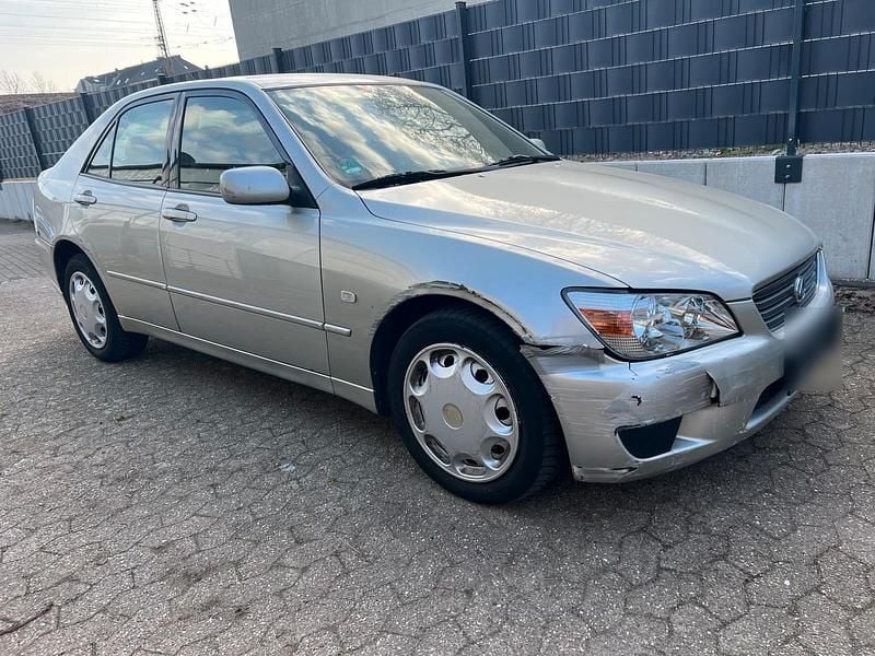 Gebraucht Lexus IS200 155 PS (114 kW) 2001 Silber Limousine