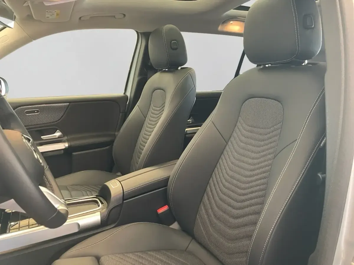 Gebraucht Mercedes GLB250 Progressive 165 PS (121 kW) 2025 Silber SUV