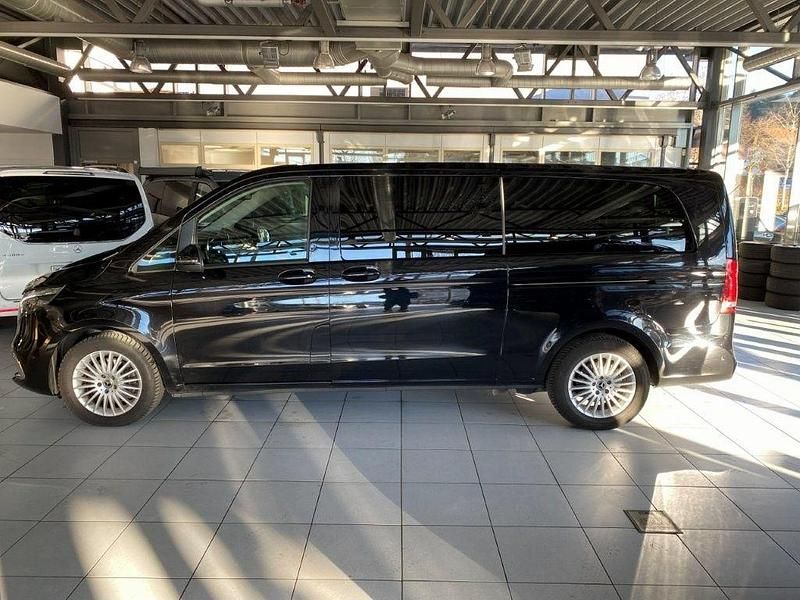Gebraucht Mercedes V300 237 PS (174 kW) 2024 Schwarz Van / Kleinbus