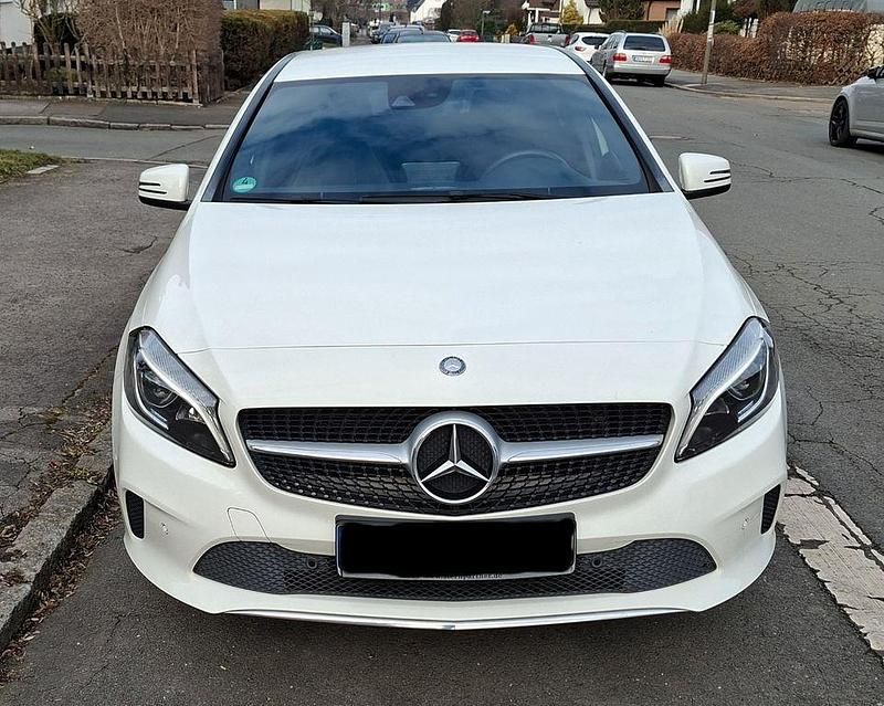 Gebraucht Mercedes A200 136 PS (100 kW) 2016 Weiß Limousine