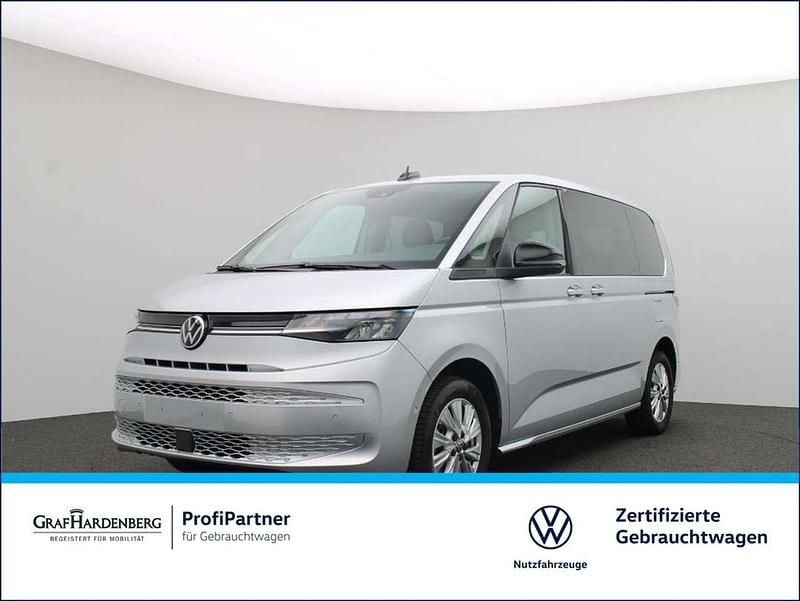 Reflexsilber metallic Gebraucht 2024 VW T7 Life Van | 51.880 € (Superpreis) - Bild 1/4