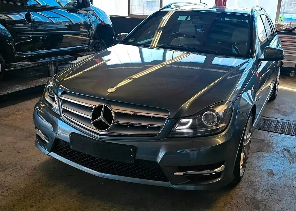 Gebraucht Mercedes C250 AMG 204 PS (150 kW) 2012 Grau Kombi