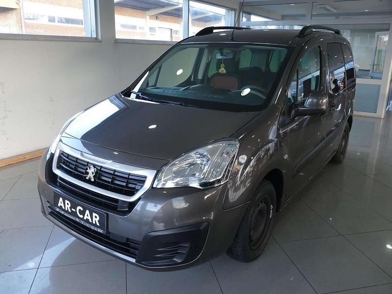 Grau Gebraucht 2015 Peugeot Partner Tepee Active Van / Kleinbus | 5.990 € (Superpreis) - Bild 1/4