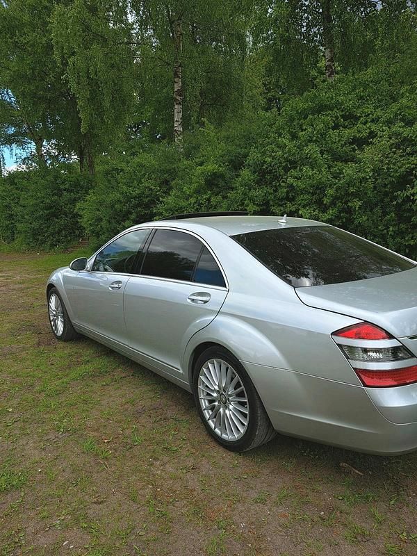 Silber Gebraucht 2009 Mercedes S350L Limousine | 15.500 € - Bild 1/4