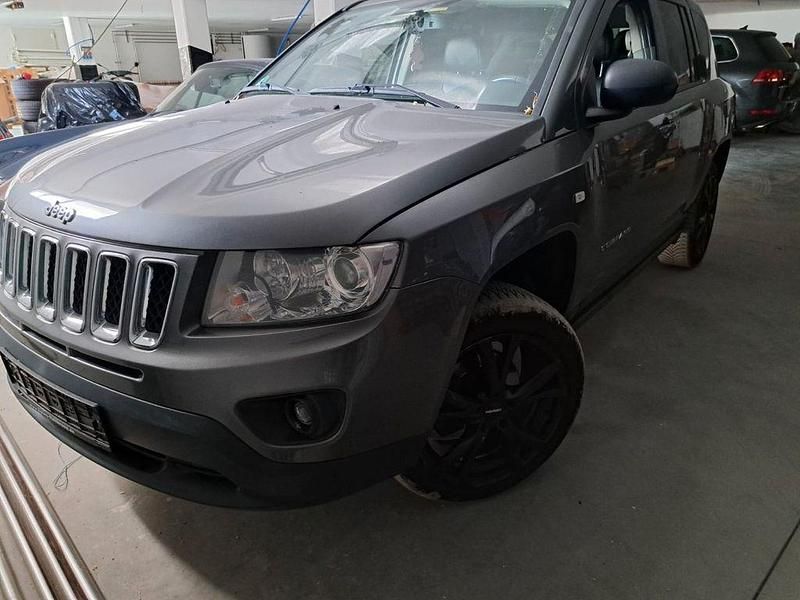 Gebraucht Jeep Compass Limited 163 PS (119 kW) 2012 Grau SUV