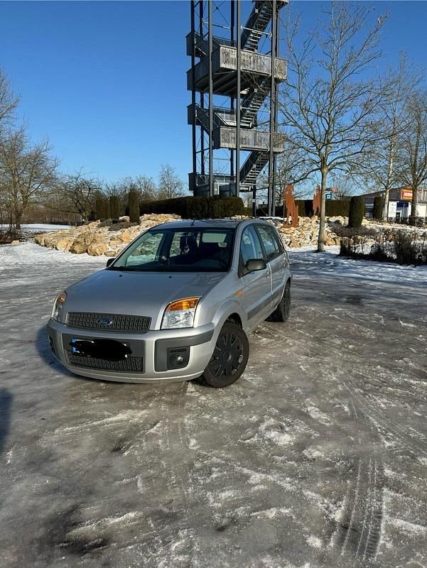 Grau Gebraucht 2007 Ford Fusion Kombi | 2.000 € (Guter Preis) - Bild 1/4