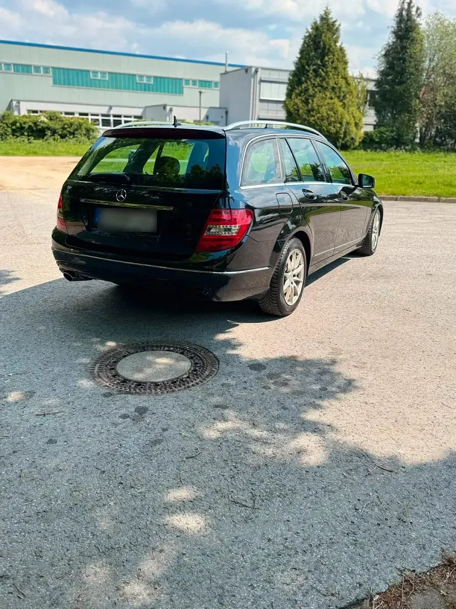 Gebraucht Mercedes C220 170 PS (125 kW) 2013 Schwarz Kombi