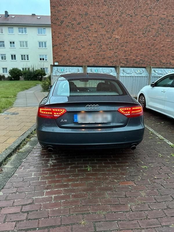 Grau Gebraucht 2011 Audi A5 Sportback Limousine | 6.500 € (Etwas zu teuer) - Bild 1/4