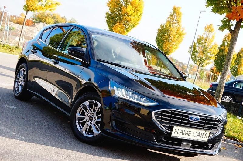Schwarz Gebraucht 2024 Ford Focus Titanium Limousine | 19.990 € (Superpreis) - Bild 1/4