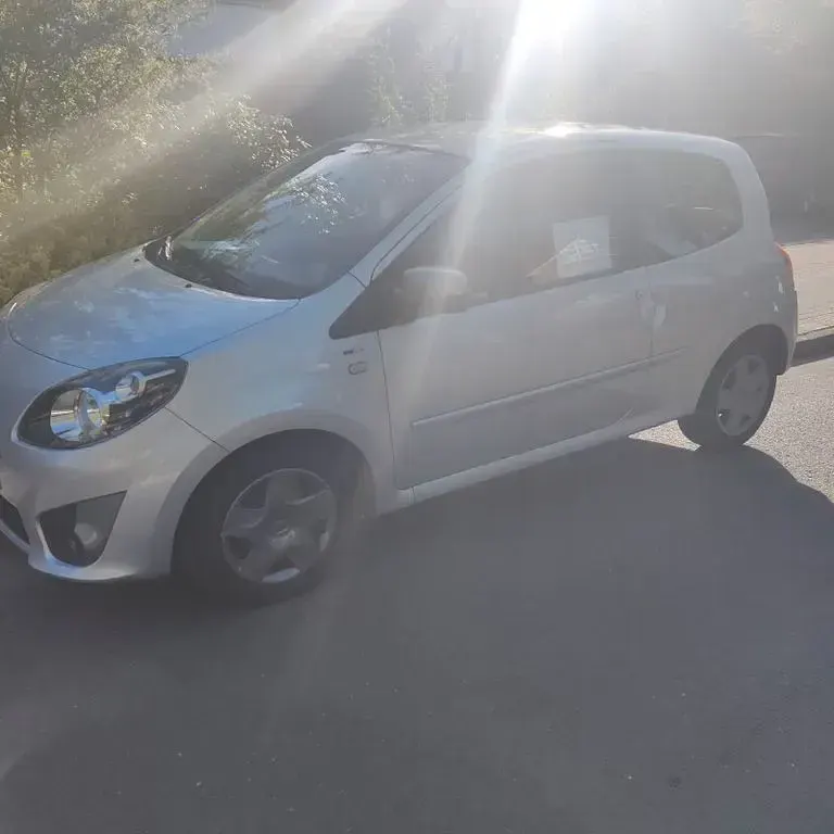 Gebraucht Renault Twingo Night&Day 75 PS (55 kW) 2011 Silber Kleinwagen