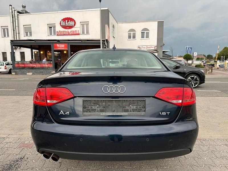 Gebraucht Audi A4 Ambiente 160 PS (117 kW) 2009 Blau Limousine