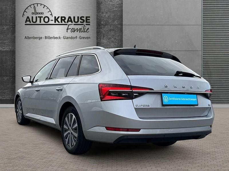 Gebraucht Skoda Superb Style 156 PS (114 kW) 2022 Silber Kombi