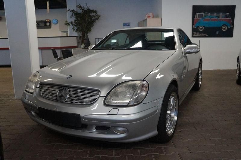 Silber Gebraucht 2003 Mercedes SLK320 Cabrio | 16.990 € - Bild 1/4