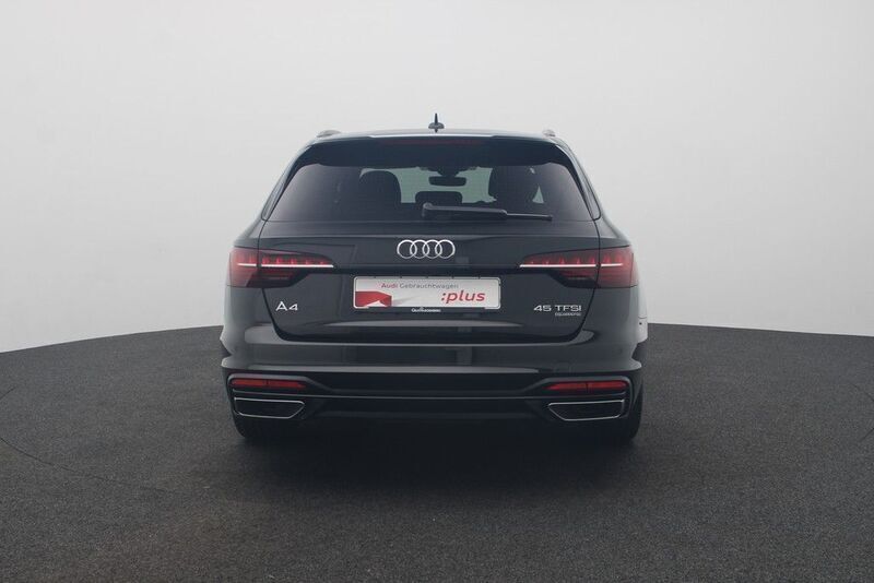 Gebraucht Audi A4 Ambiente 265 PS (194 kW) 2022 Schwarz Kombi