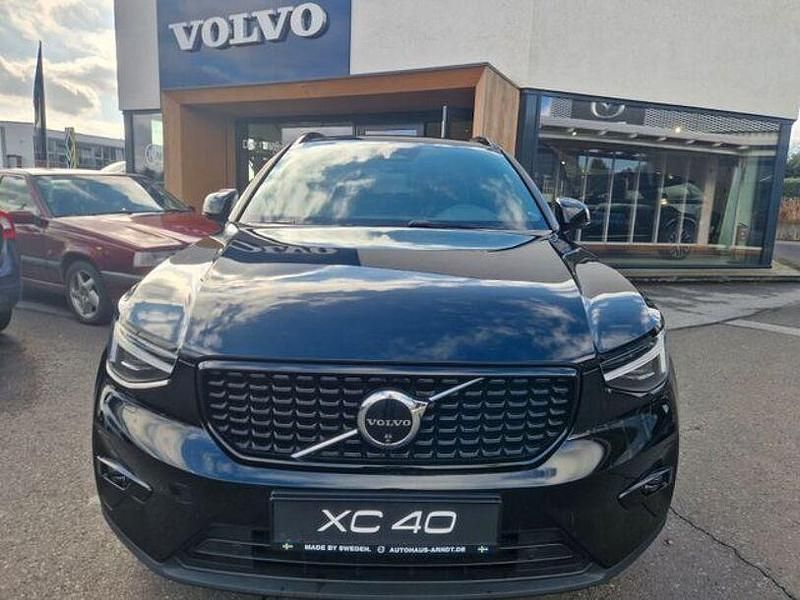 Gebraucht Volvo XC40 Plus 163 PS (119 kW) 2024 Onyx black SUV