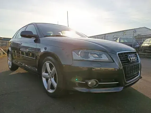 Używany Audi A3 S-Line 105 KM (77 kW) 2011 Szary Hatchback