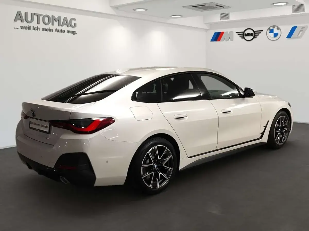 Gebraucht BMW 430 M Sport 245 PS (180 kW) 2023 Weiß Coupé