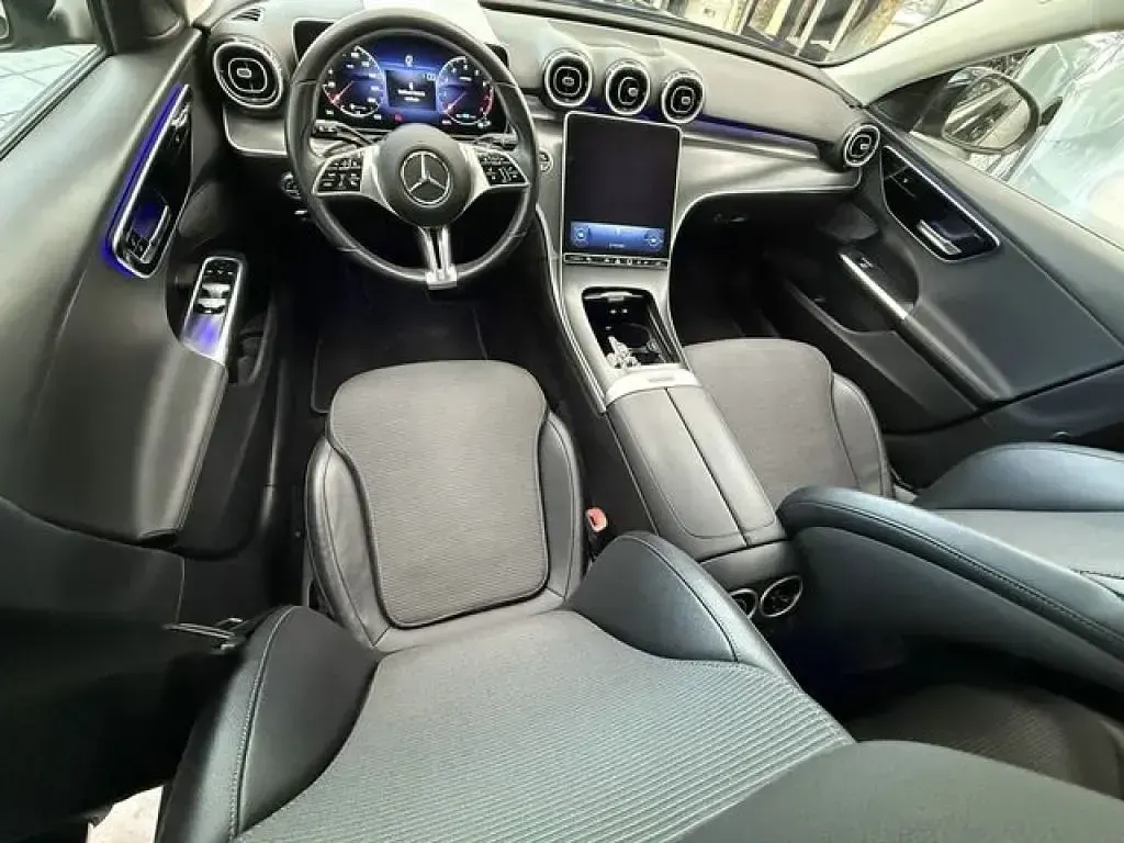 Gebraucht Mercedes 200 Avantgarde 204 PS (150 kW) 2022 Schwarz  unilack Kombi