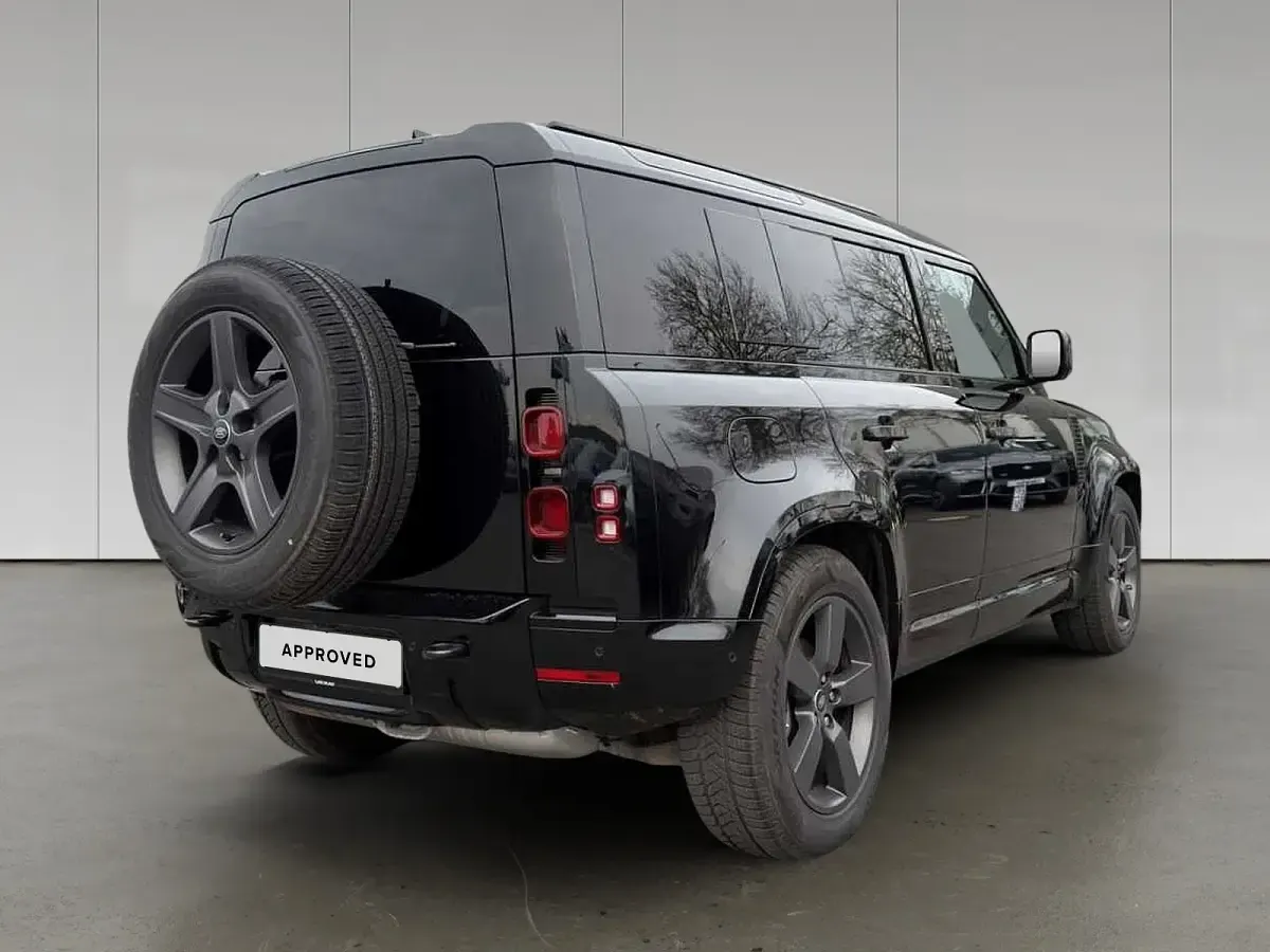 Gebraucht Land Rover Defender SE Dynamic 252 PS (185 kW) 2025 Santorini black SUV