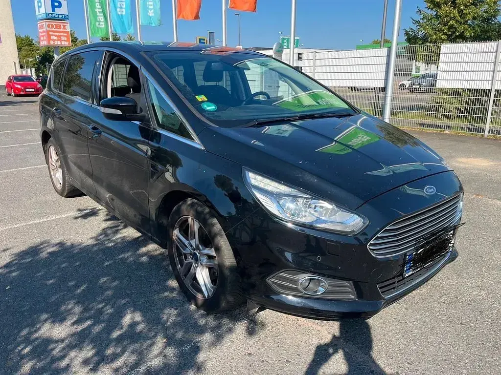 Gebraucht Ford S-MAX Titanium 160 PS (117 kW) 2017 Schwarz Van / Kleinbus