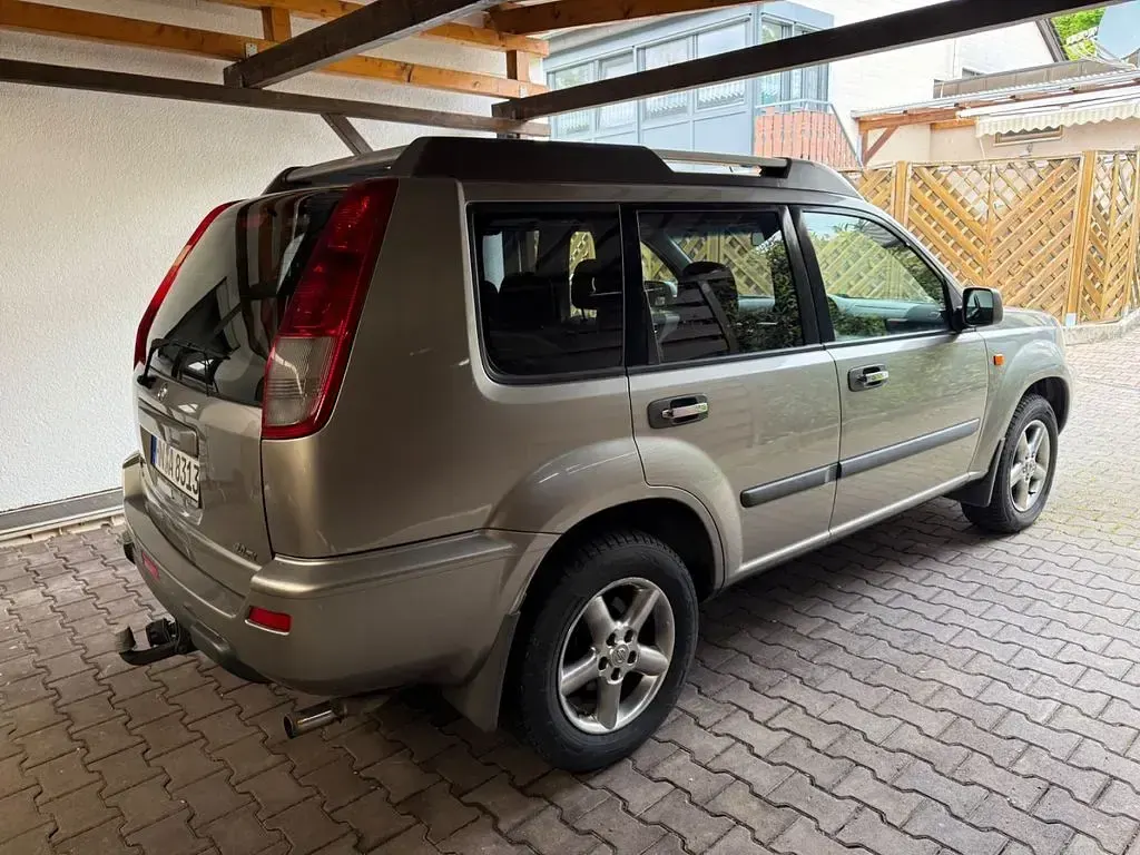 Gebraucht Nissan X-Trail 114 PS (83 kW) 2003 Silber SUV
