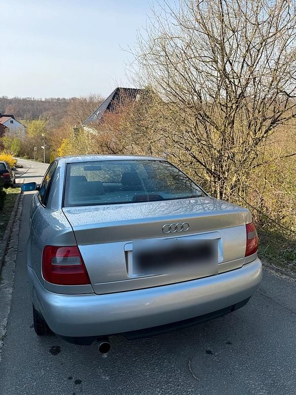Gebraucht Audi A4 125 PS (91 kW) 1998 Grau Kleinwagen