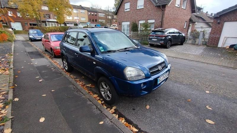 Blau Gebraucht 2008 Hyundai Tucson GLS SUV | 3.200 € (Fairer Preis) - Bild 1/4