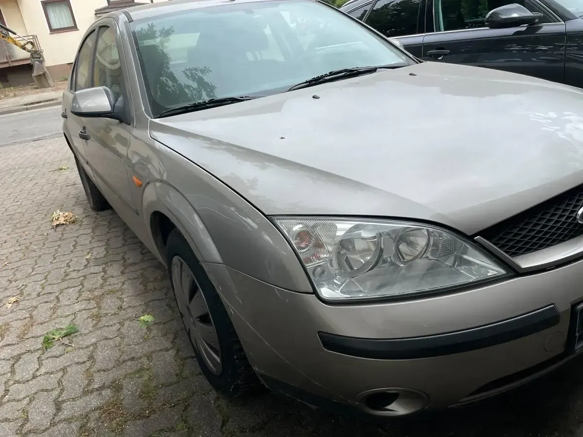 Gebraucht Ford Mondeo 110 PS (80 kW) 2002 Grau Limousine