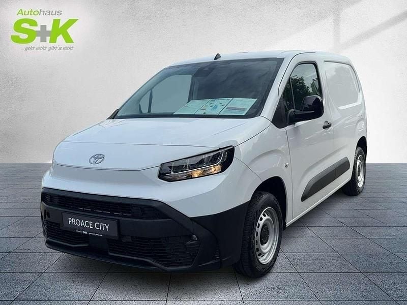 Ice white Gebraucht 2024 Toyota Proace City City Van | 20.989 € (Guter Preis) - Bild 1/4