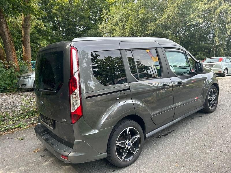 Grau Gebraucht 2017 Ford Tourneo Connect Titanium Van / Kleinbus | 10.499 € (Superpreis) - Bild 1/4