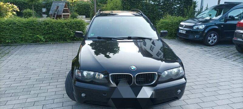 Schwarz Gebraucht 2002 BMW 318 Kombi | 500 € (Superpreis) - Bild 1/4
