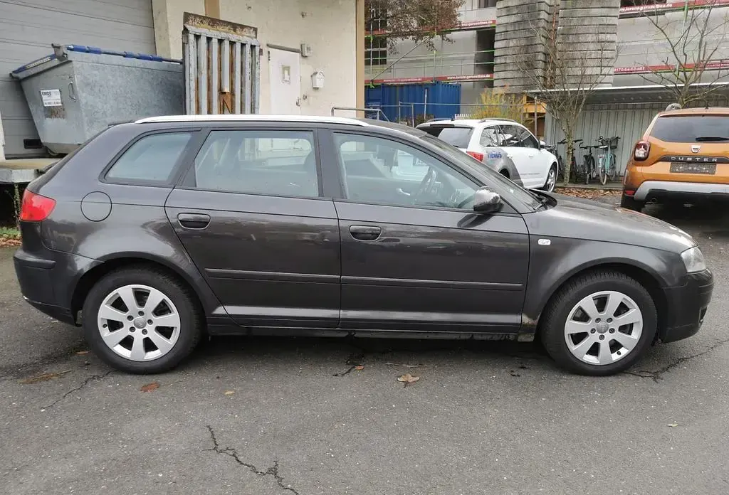 Gebraucht Audi A3 Ambiente 140 PS (102 kW) 2006 Grau Kleinwagen