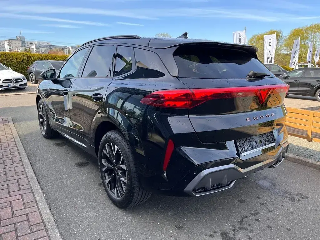 Second-hand Cupra Terramar 150 CP (110 kW) 2025 Negru SUV