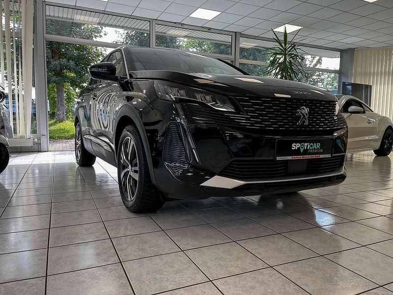 Perlaneraschwarz Gebraucht 2023 Peugeot 3008 Allure SUV | 26.990 € (Etwas zu teuer) - Bild 1/4