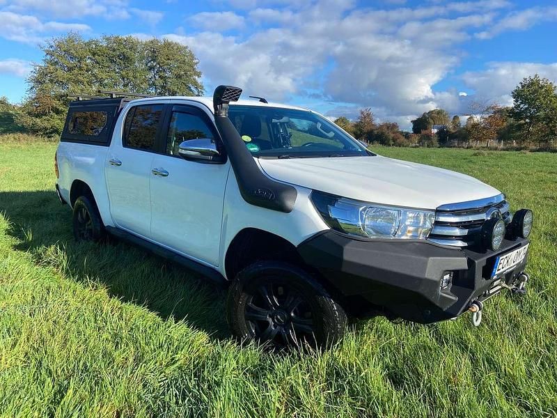 Gebraucht Toyota HiLux 150 PS (110 kW) 2017 Abholung