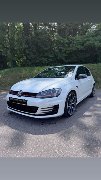 Weiß Gebraucht 2013 VW Golf VII GTI Limousine | 13.999 € (Etwas zu teuer) - Bild 1/4