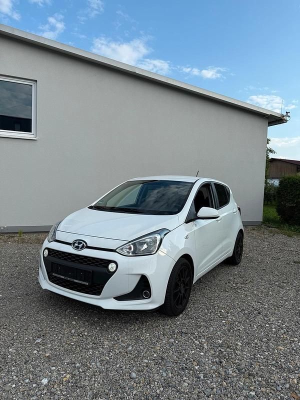 Weiß Gebraucht 2017 Hyundai i10 Kleinwagen | 6.000 € (Fairer Preis) - Bild 1/4