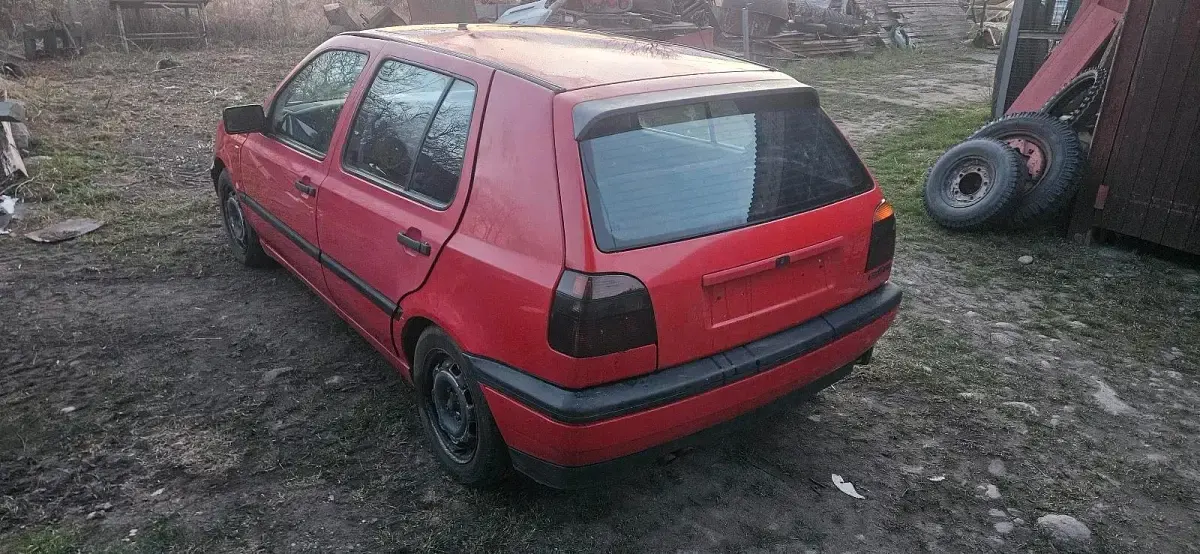 Używany VW Golf III 90 KM (66 kW) 1991 Czerwony Hatchback