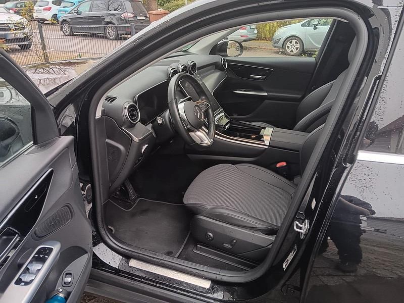 Gebraucht Mercedes GLC200 227 PS (166 kW) 2023 Schwarz SUV