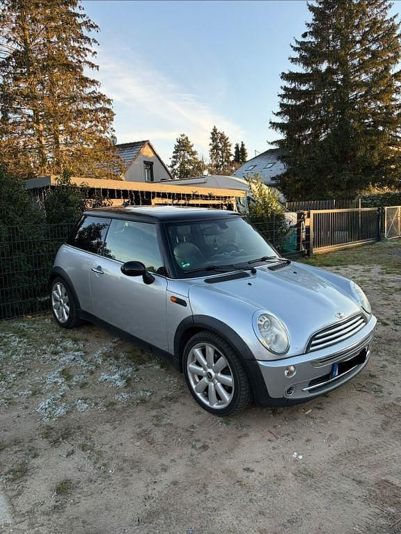 Silber Gebraucht 2004 Mini Cooper Kleinwagen | 4.000 € (Etwas zu teuer) - Bild 1/4