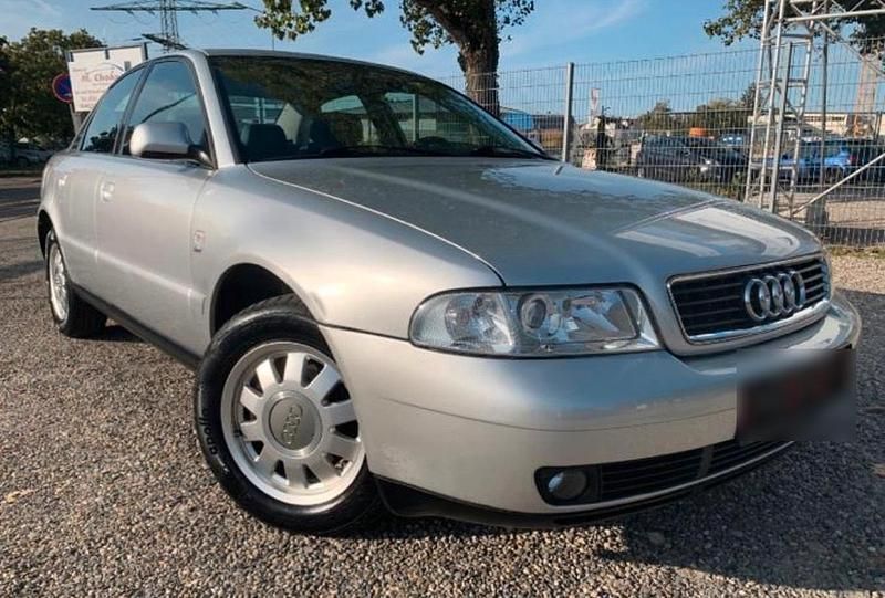Gebraucht Audi A4 125 PS (91 kW) 2000 Silber Limousine