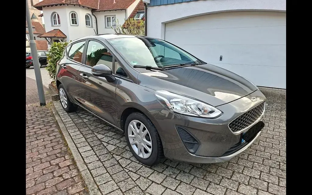Gebraucht Ford Fiesta Cool & Connect 86 PS (63 kW) 2018 Grau Kleinwagen