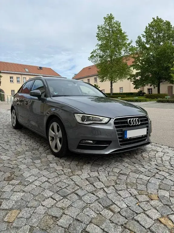 Second-hand Audi A3 Ambition 150 CP (110 kW) 2015 Gri Berlinǎ