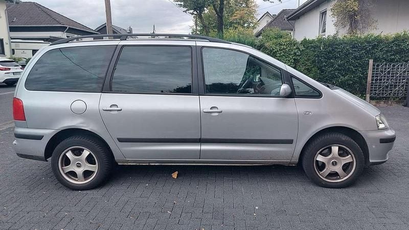 Silber Gebraucht 2003 Seat Alhambra Van / Kleinbus | 1.500 € (Superpreis) - Bild 1/4