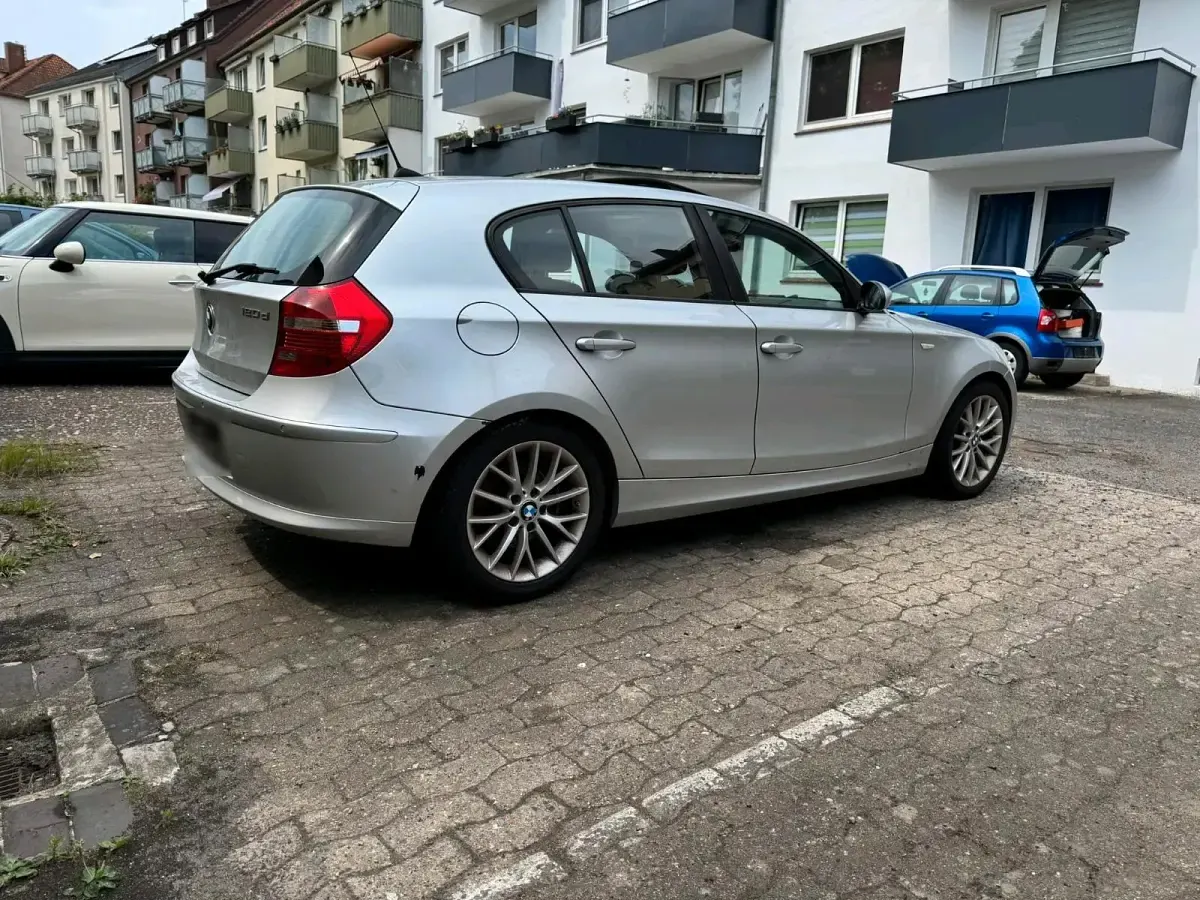 Gebraucht BMW 120 177 PS (130 kW) 2009 Silber Kleinwagen